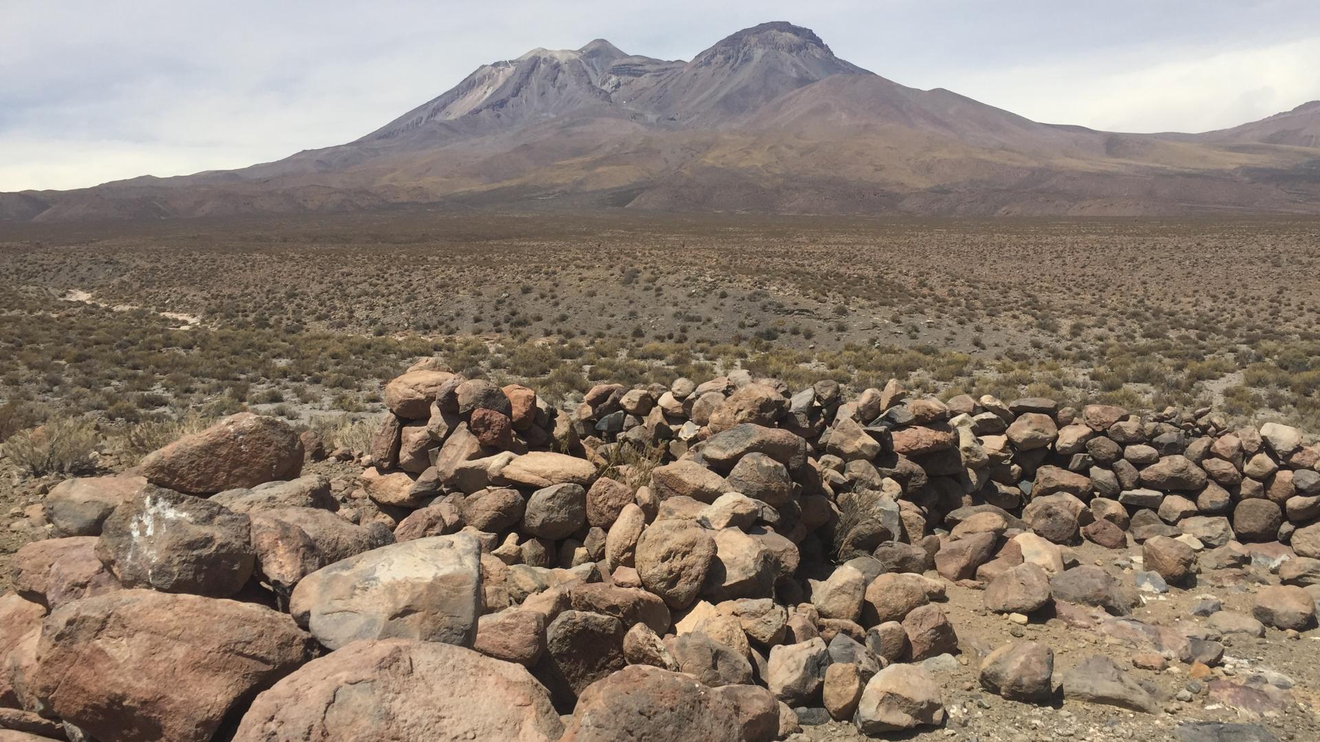“El volcán Paniri visto desde el Qhapaq Ñan, sector Cupo, Ruta de Topa Inca, Subtramo Cupo – Catarpe, Comuna de Calama, Región de Antofagasta” “El volcán Paniri visto desde el Qhapaq Ñan, sector Cupo, Ruta de Topa Inca, Subtramo Cupo – Catarpe, Comuna de Calama, Región de Antofagasta”