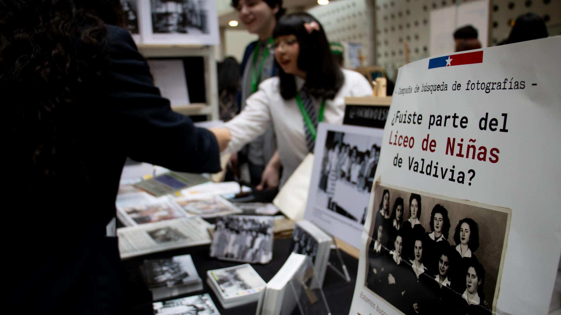 Estudiantes Liceo Santa María la Blanca de Valdivia participando en esta actividad.