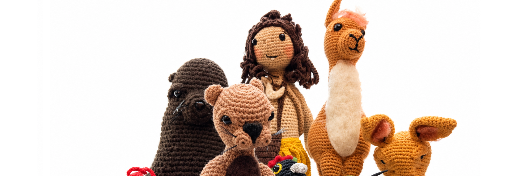 Figuras de Amigurumi realizadas por artesana Fabiola Vidal para los Talleres de Patrimonio de Corporación Chinchorro Marka
