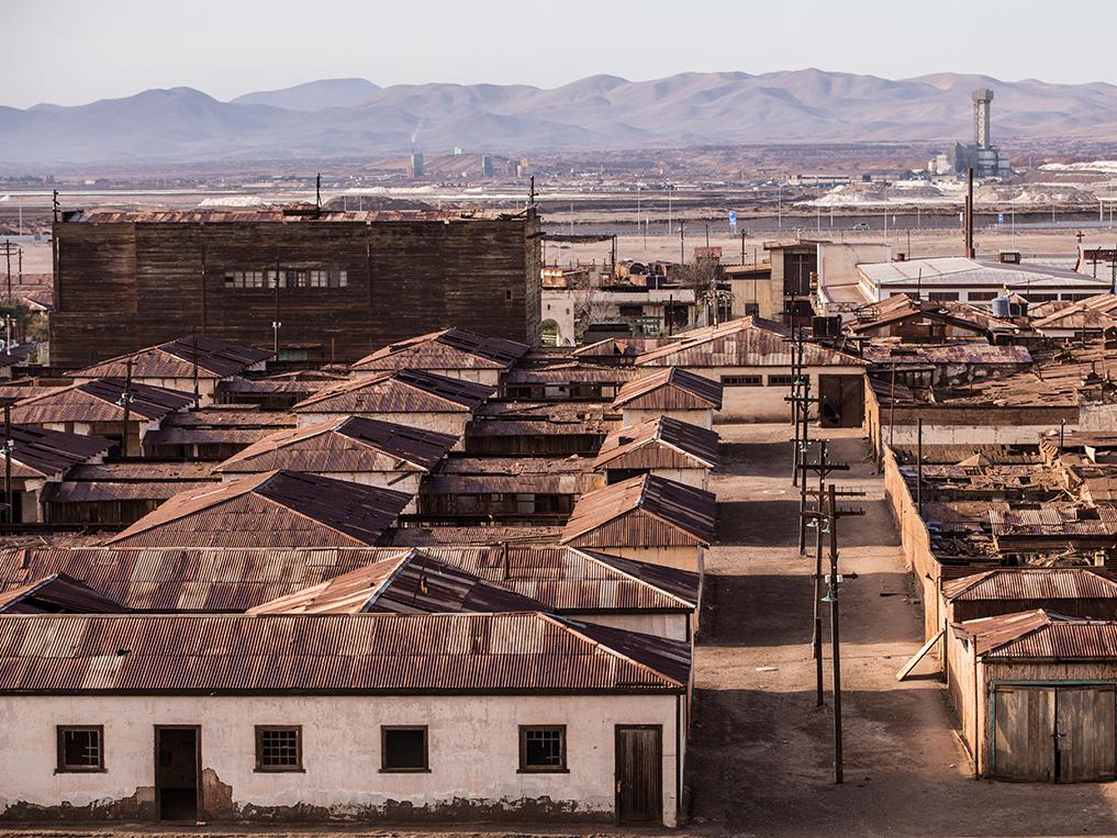 Teatro y viviendas obreras en el sector campamento de Humberstone