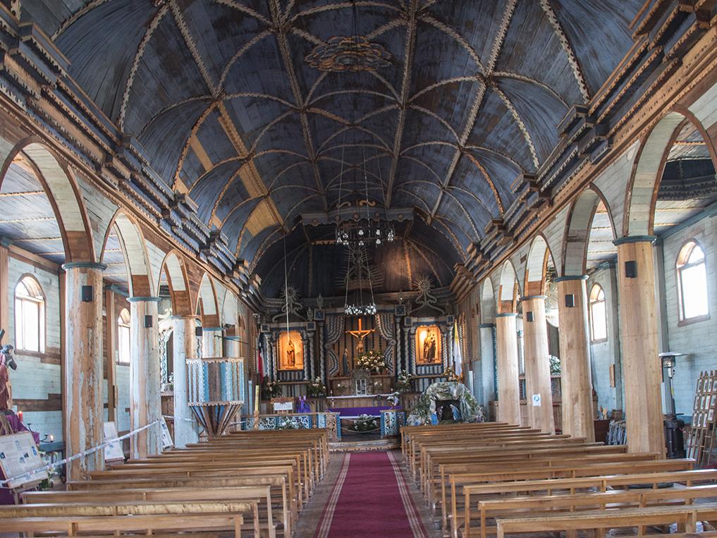 Interior de la Iglesia Santa María de Loreto de Achao