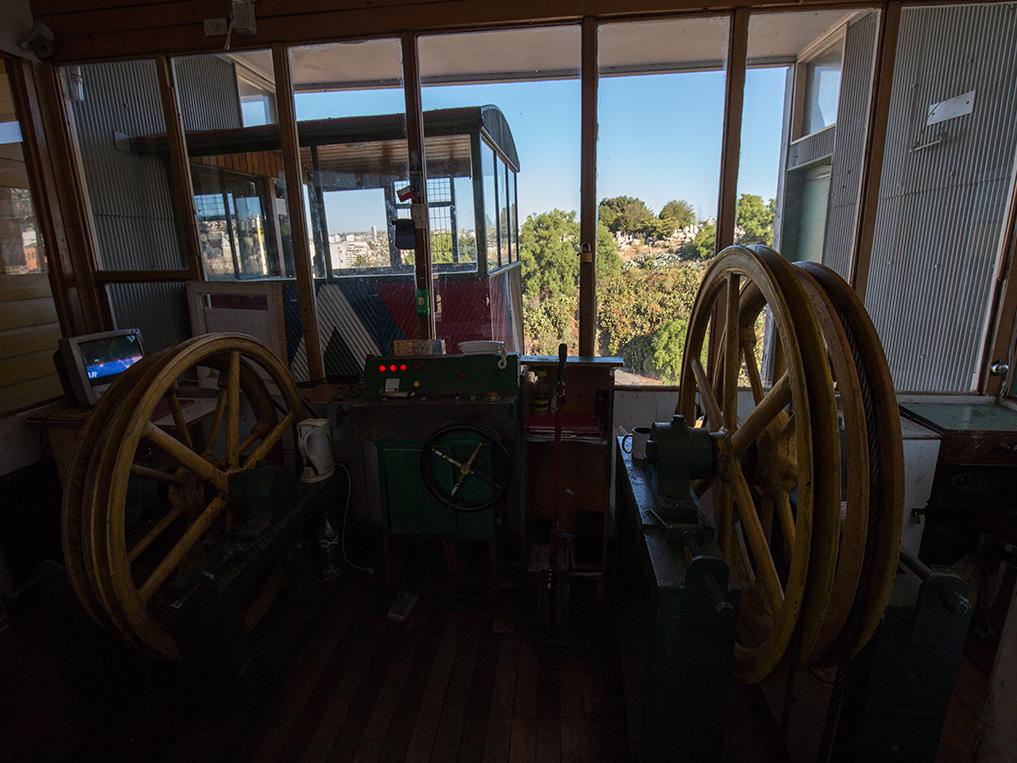 Ascensor El Peral, restaurado el 2016