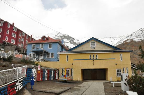 Teatro del campamento minero Sewell. Créditos: Centro Nacional de Sitios Patrimonio Mundial