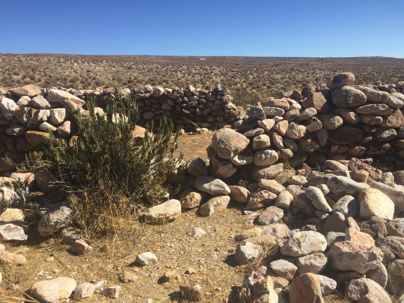 “Detalle de muros pircados en doble hilada, de patrón típicamente incaico en Tambo de Zapahuira, Ruta de la Sierra, Subtramo Putre - Zapahuira, Comuna de Putre, Región de Arica y Parinacota” “Detalle de muros pircados en doble hilada, de patrón típicamente incaico en Tambo de Zapahuira, Ruta de la Sierra, Subtramo Putre - Zapahuira, Comuna de Putre, Región de Arica y Parinacota”
